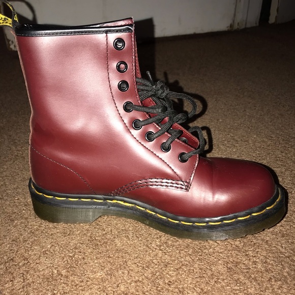 dr martens cherry red rouge